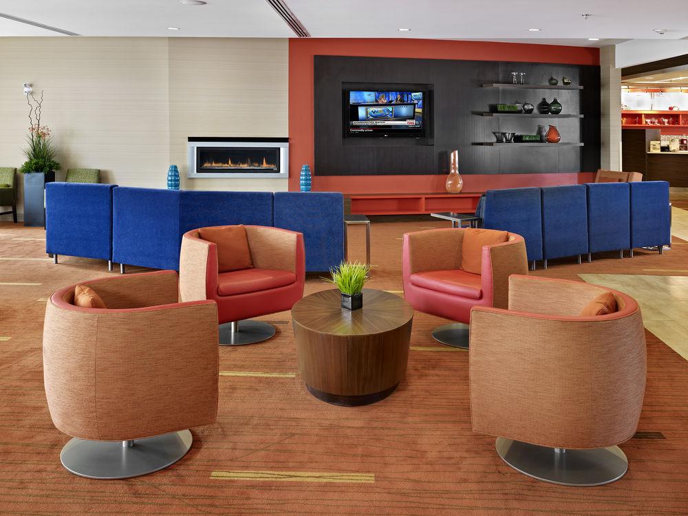 Courtyard By Marriott Edmonton West Hotel Екстериор снимка