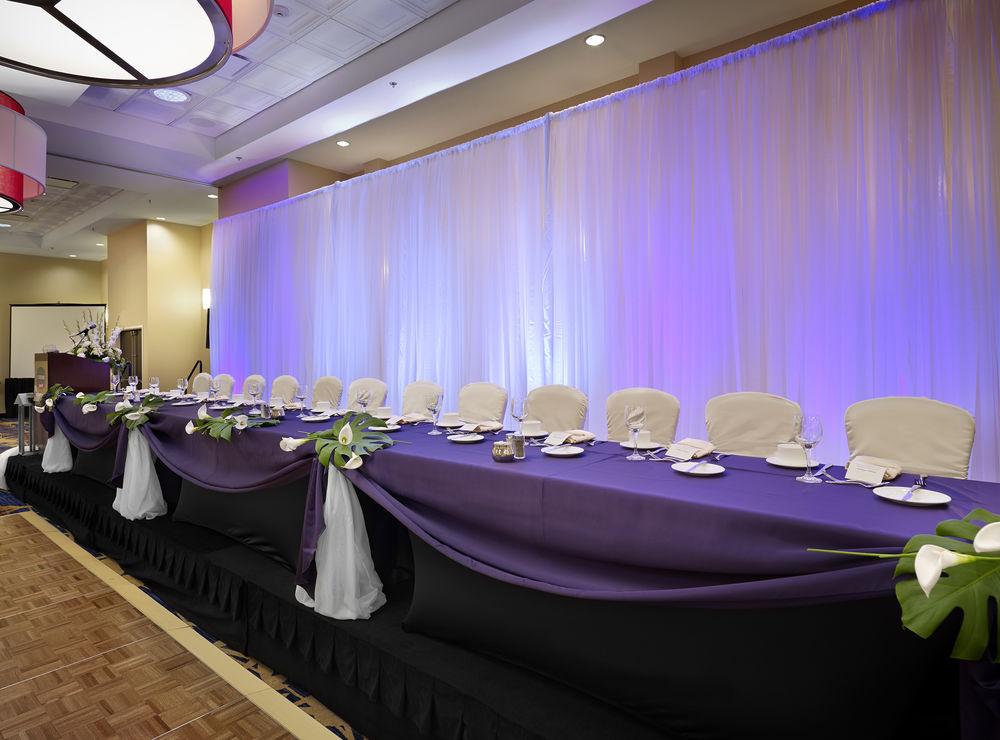 Courtyard By Marriott Edmonton West Hotel Екстериор снимка