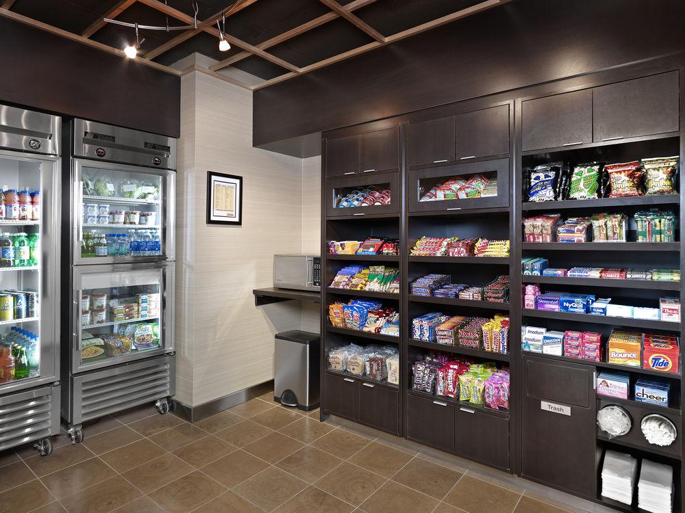 Courtyard By Marriott Edmonton West Hotel Екстериор снимка