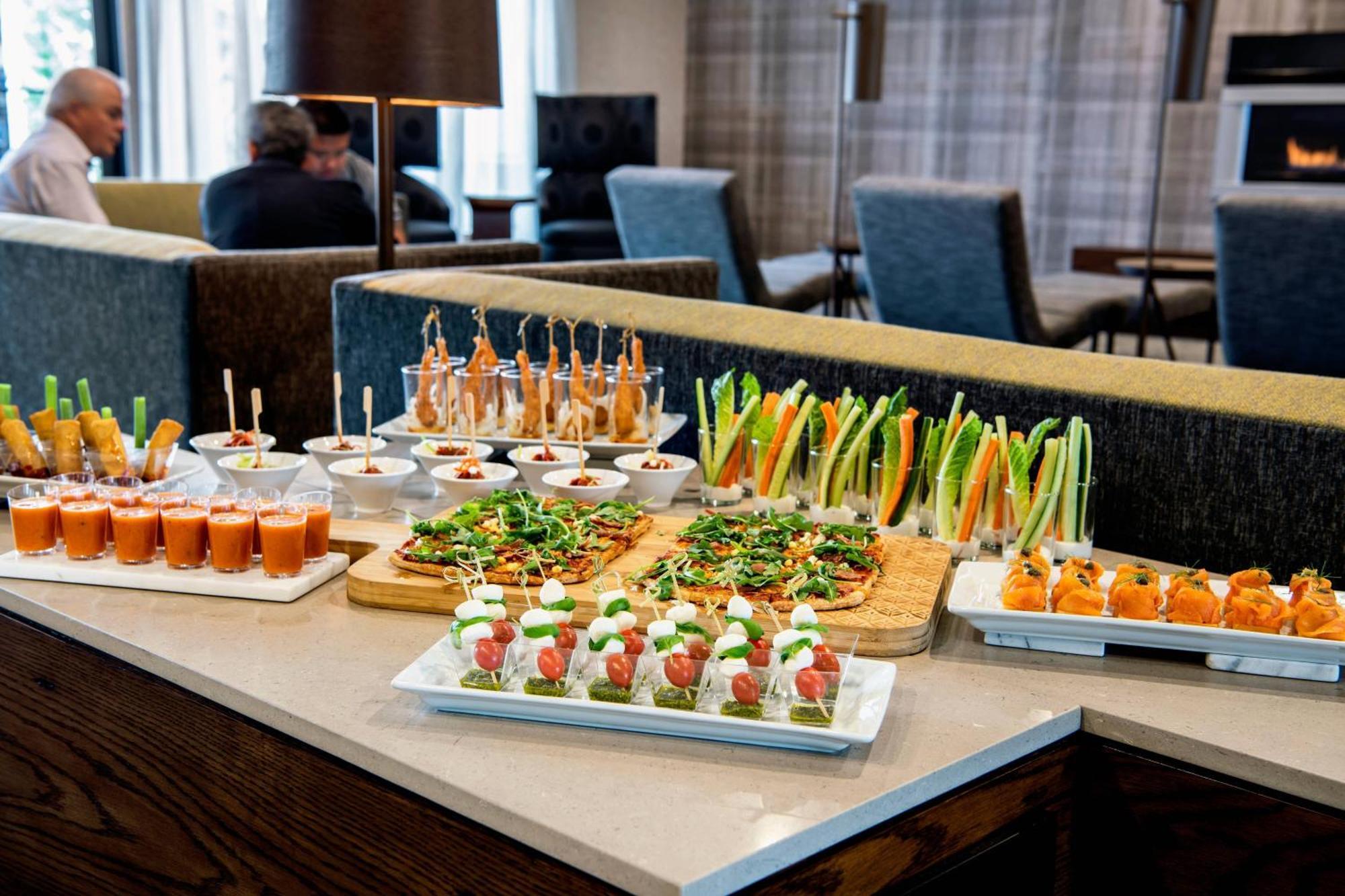 Courtyard By Marriott Edmonton West Hotel Екстериор снимка