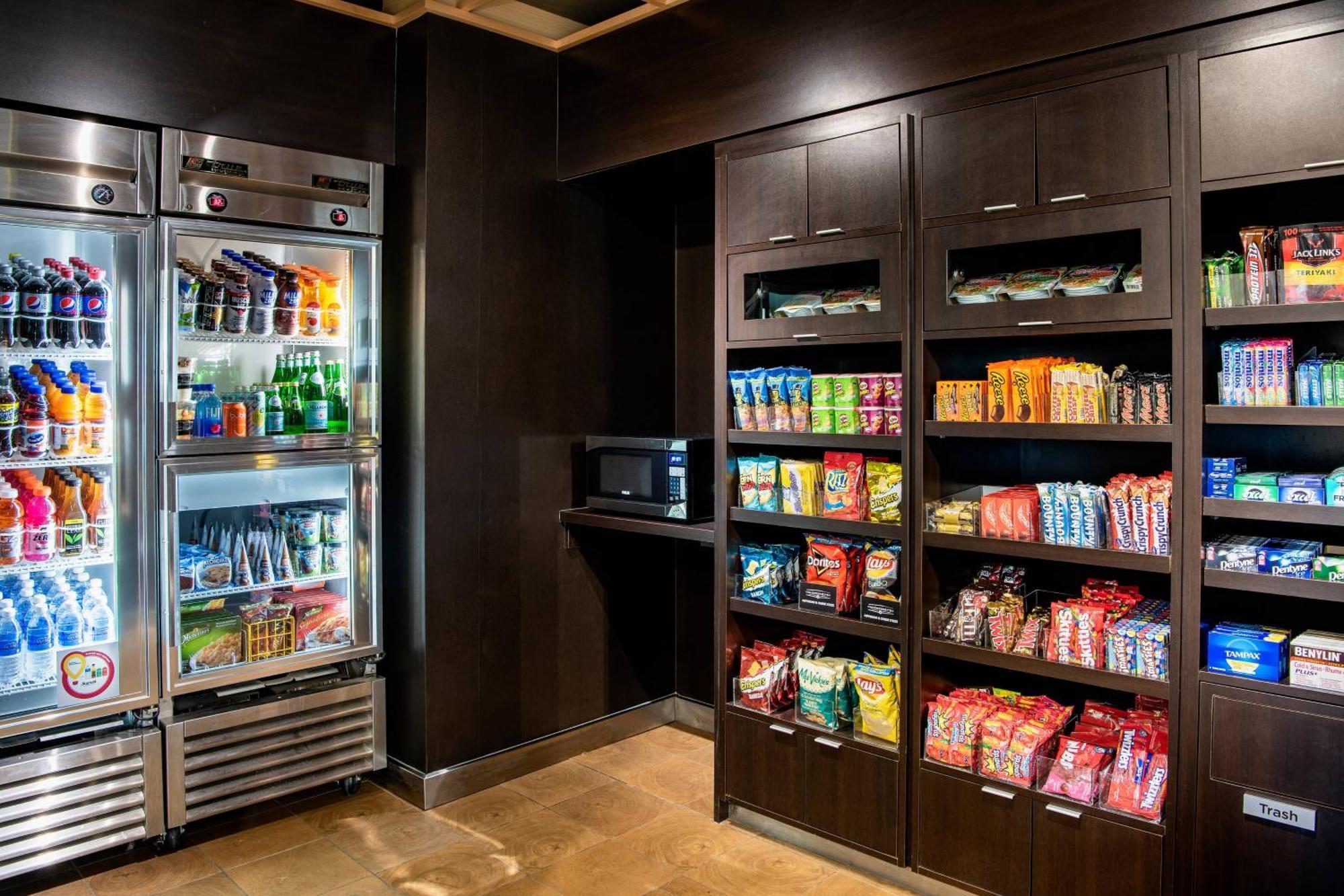 Courtyard By Marriott Edmonton West Hotel Екстериор снимка