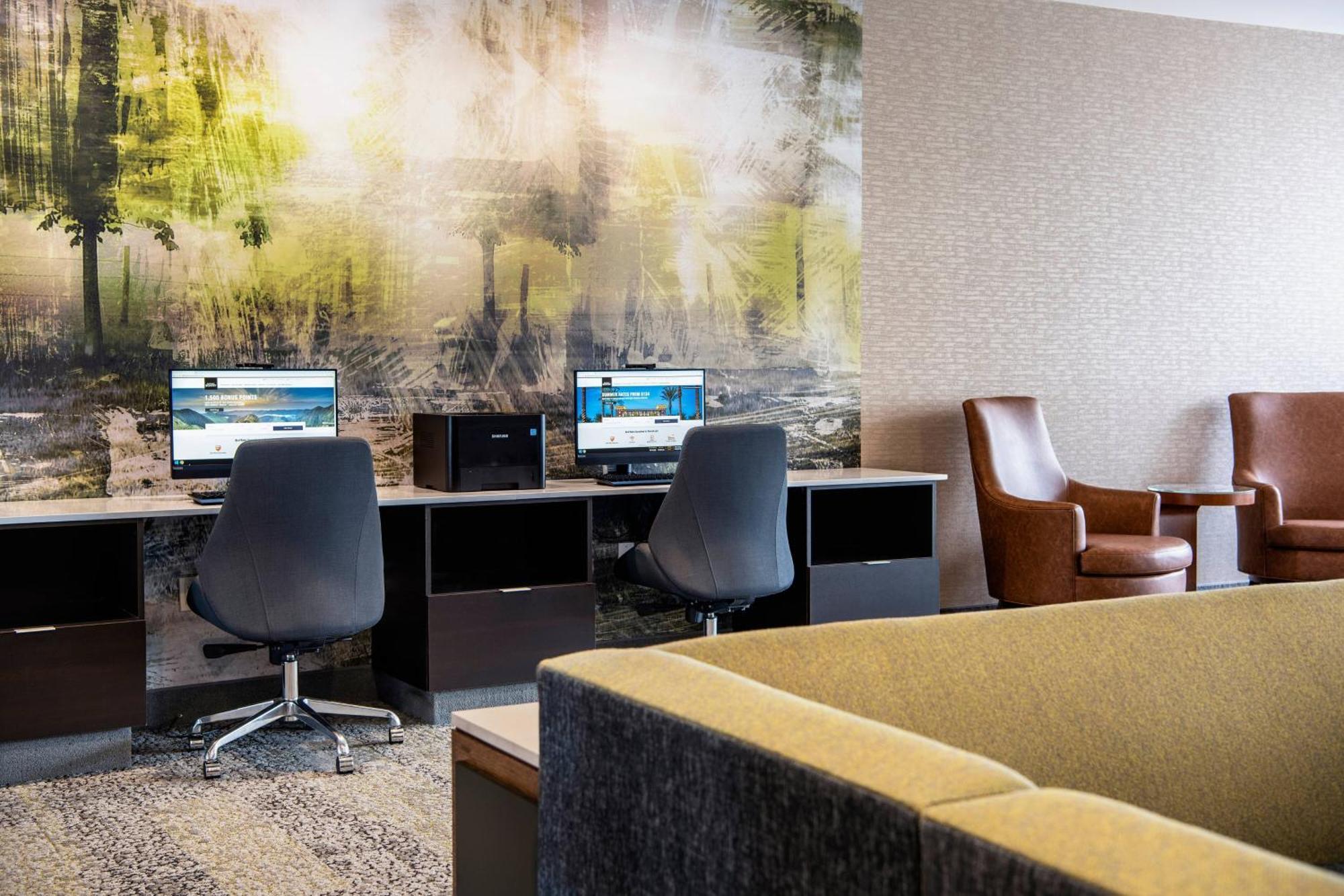 Courtyard By Marriott Edmonton West Hotel Екстериор снимка