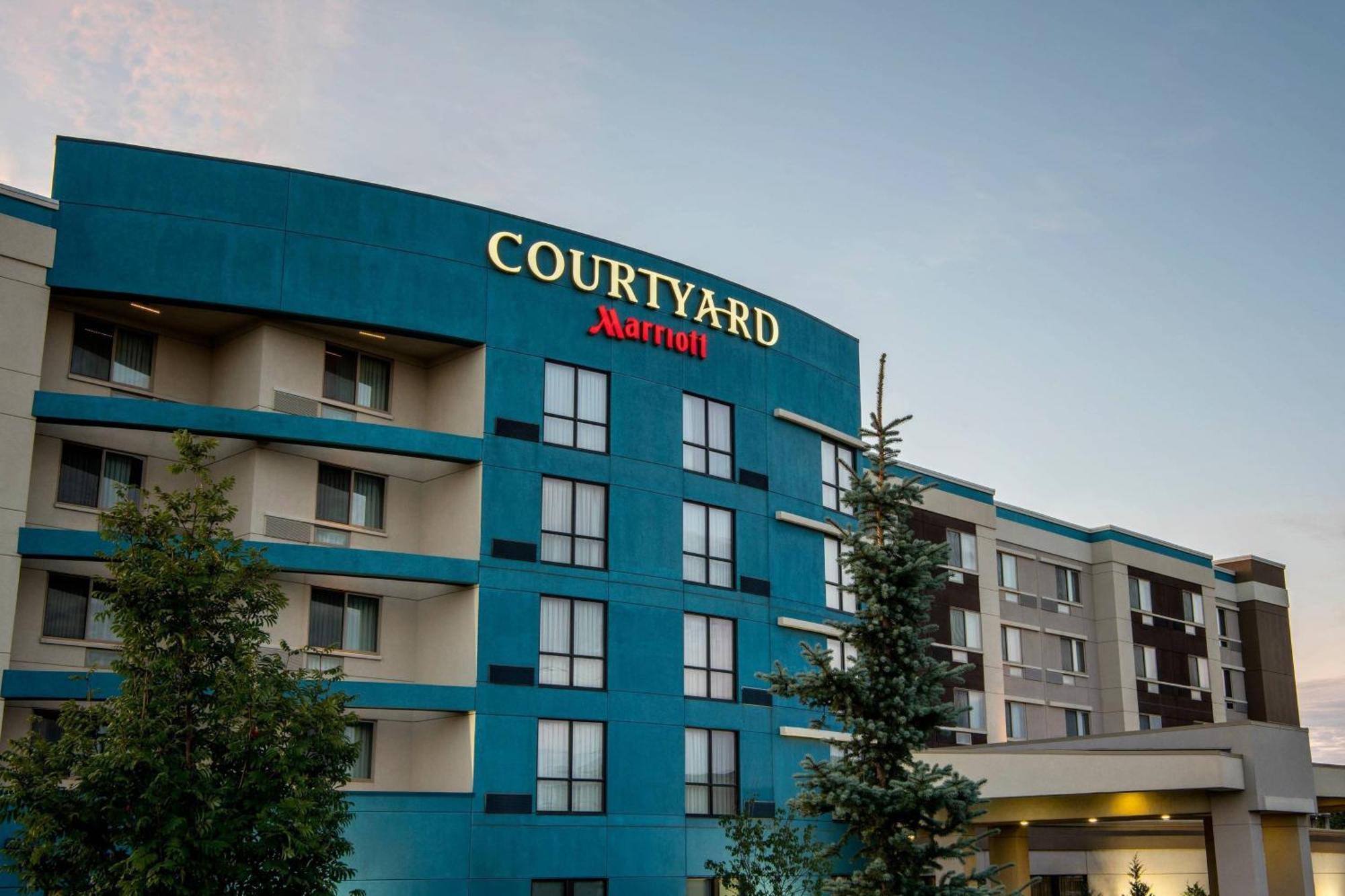 Courtyard By Marriott Edmonton West Hotel Екстериор снимка