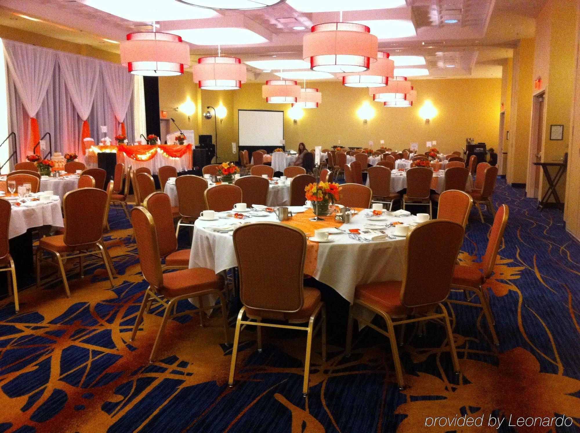 Courtyard By Marriott Edmonton West Hotel Ресторант снимка