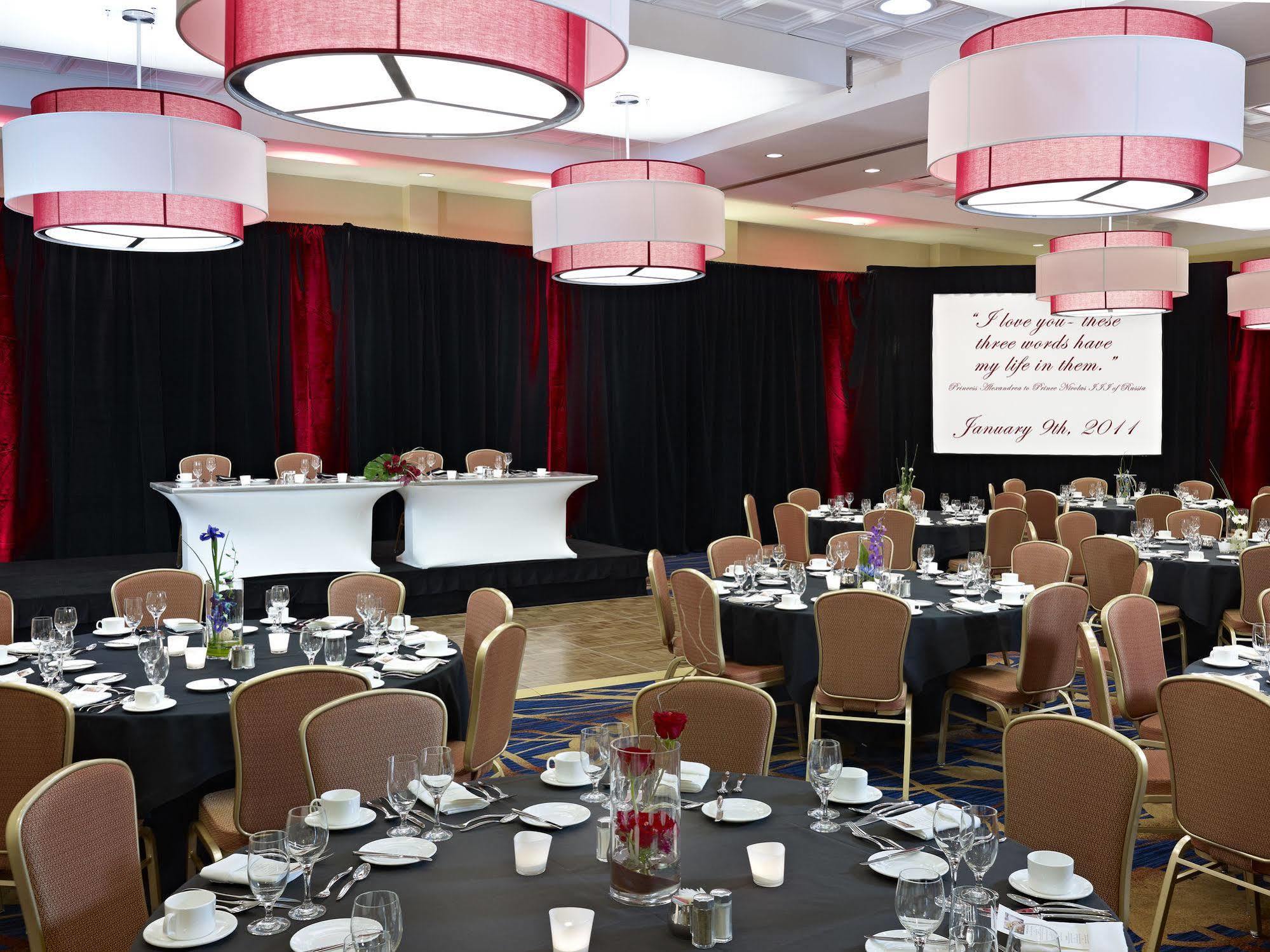 Courtyard By Marriott Edmonton West Hotel Екстериор снимка