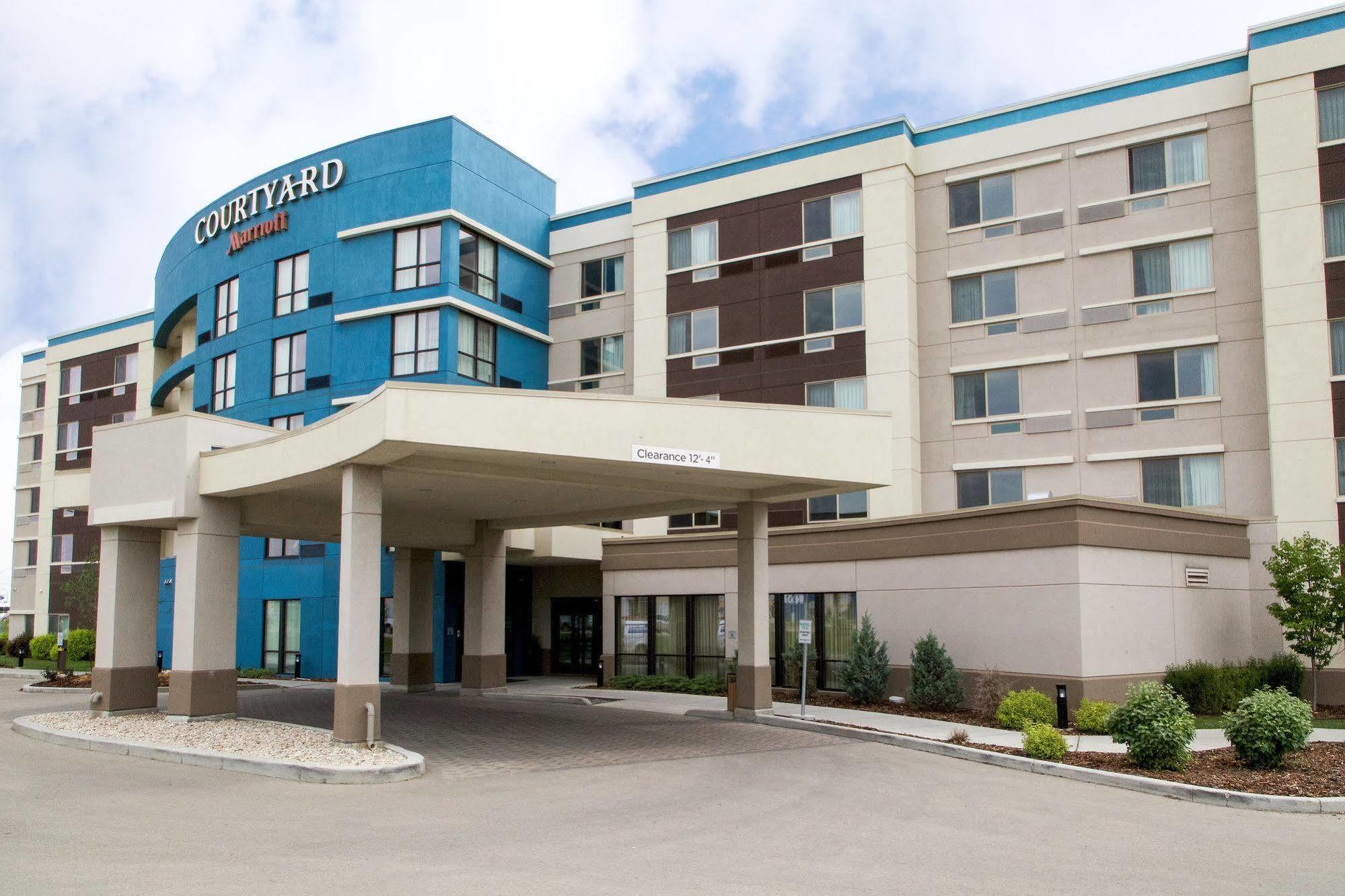 Courtyard By Marriott Edmonton West Hotel Екстериор снимка