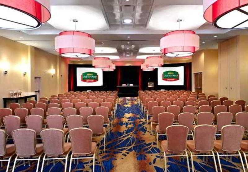 Courtyard By Marriott Edmonton West Hotel Съоръжения снимка
