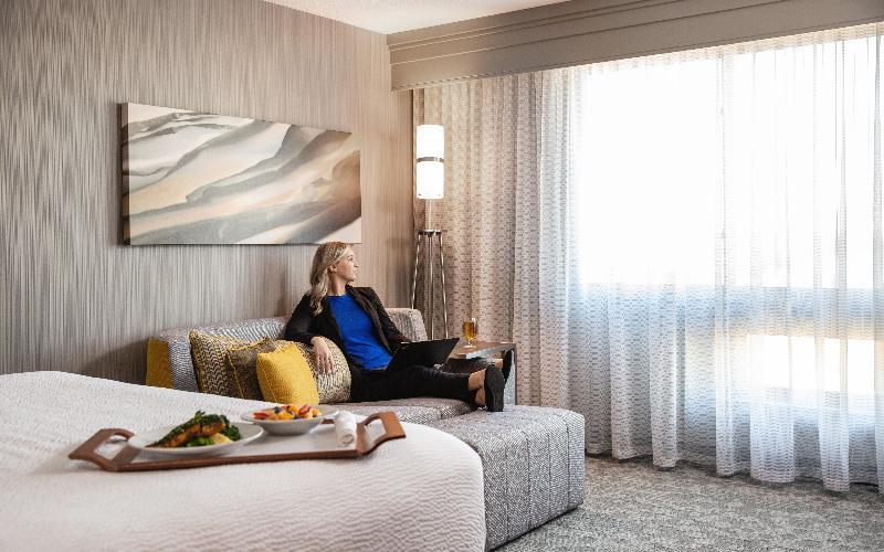 Courtyard By Marriott Edmonton West Hotel Екстериор снимка